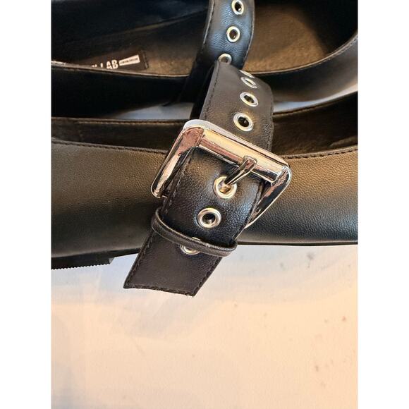 Design label Lord & Taylor black pointed toe Mary Jane flats with silver buckle - Picture 4 of 8